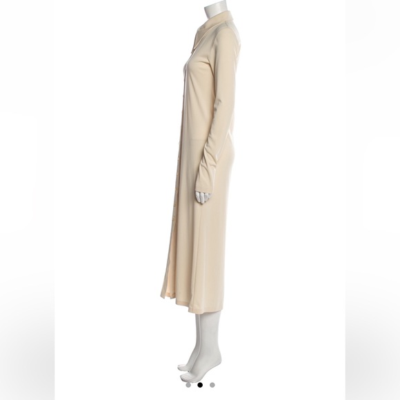 Low Classic Seoul Dress in Size Small - Picture 2 of 3